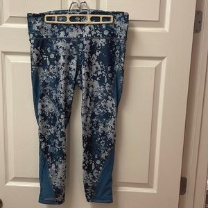 Womens under Armour compression leggings